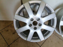 Load image into Gallery viewer, 1x Alufelge 17 Zoll 6.0&quot; 5x112 45ET 3C0601025M VW Passat Rim Wheel