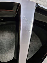 Laden Sie das Bild in den Galerie-Viewer, 1x Alufelge 17 Zoll 7.0" 5x112 45ET Glanz Schwarz 2GA601025AG VW T-Roc Rim Wheel FEL5096573022wh