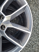 Laden Sie das Bild in den Galerie-Viewer, 1x Alufelge 18 Zoll 7.5&quot; 5x112 51ET Glanz Silber 5E0601025 Skoda Rim Wheel