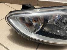 Laden Sie das Bild in den Galerie-Viewer, Frontscheinwerfer Hyundai I10 92101-B9 Links Scheinwerfer Headlight SCH4197370116fx