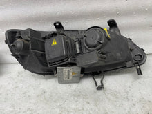 Load image into Gallery viewer, Frontscheinwerfer Opel Zafira B Xenon Links Scheinwerfer Headlight