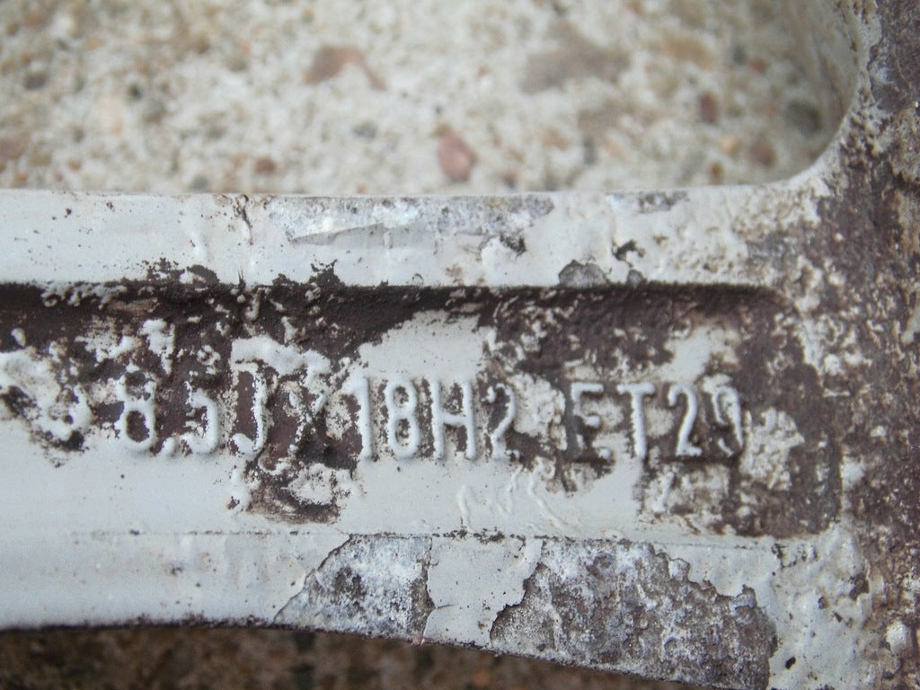 1x Alufelge 18 Zoll 8.5" 5x112 29ET Glanz Silber 8T0601025CA Audi A4 B8 FEL7623597024kh