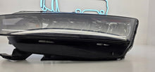 Laden Sie das Bild in den Galerie-Viewer, Frontscheinwerfer Skoda Octavia IV 5E4941015 85122000 LED Links Headlight SCH4520730080sb