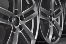 Laden Sie das Bild in den Galerie-Viewer, 4x Alufelge 17 Zoll 7.5" 5x112 38ET Glanz Silber 8W0601025E Audi A4 B9 Rim Wheel FEL5874051537im