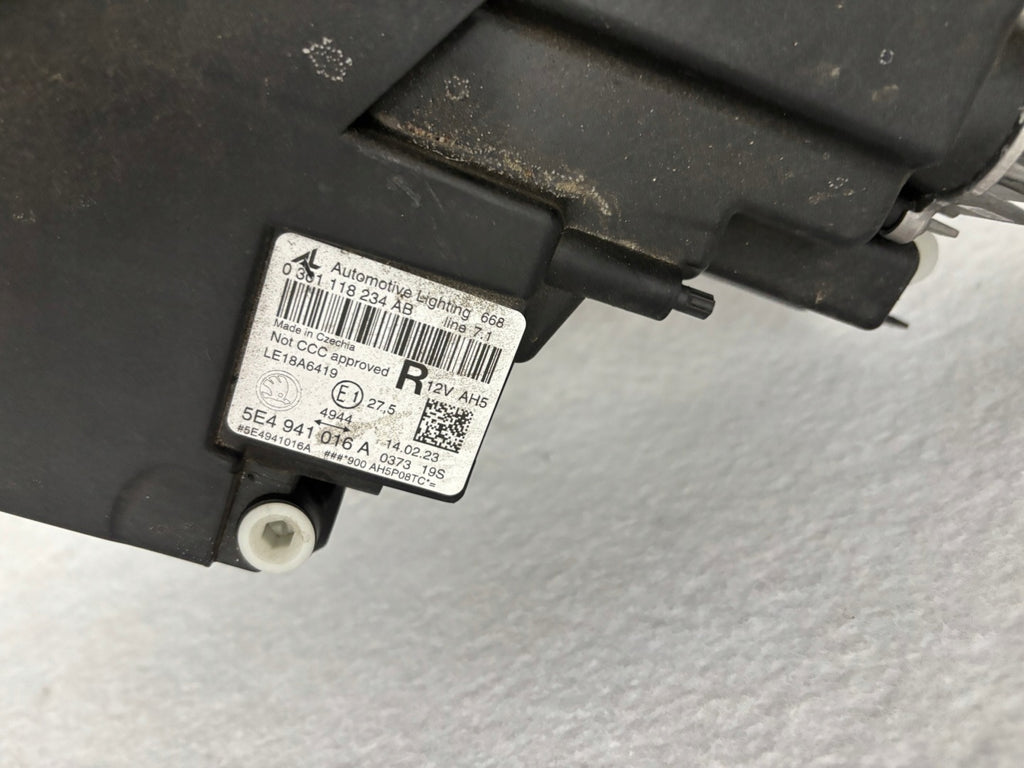 Frontscheinwerfer Skoda Octavia IV 5E4941016A Rechts Scheinwerfer Headlight SCH7567150882de