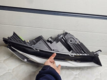 Laden Sie das Bild in den Galerie-Viewer, Frontscheinwerfer Dacia Sandero III Logan Jogger 260103884R Rechts Headlight