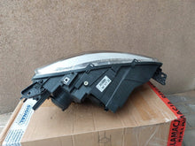 Load image into Gallery viewer, Frontscheinwerfer Opel E Combo 9816825980 Ein Satz Scheinwerfer Headlight SCH8335173057ij
