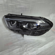 Laden Sie das Bild in den Galerie-Viewer, Frontscheinwerfer Mercedes-Benz W177 A1779065704 Full LED Rechts oder Links SCH5423058561td