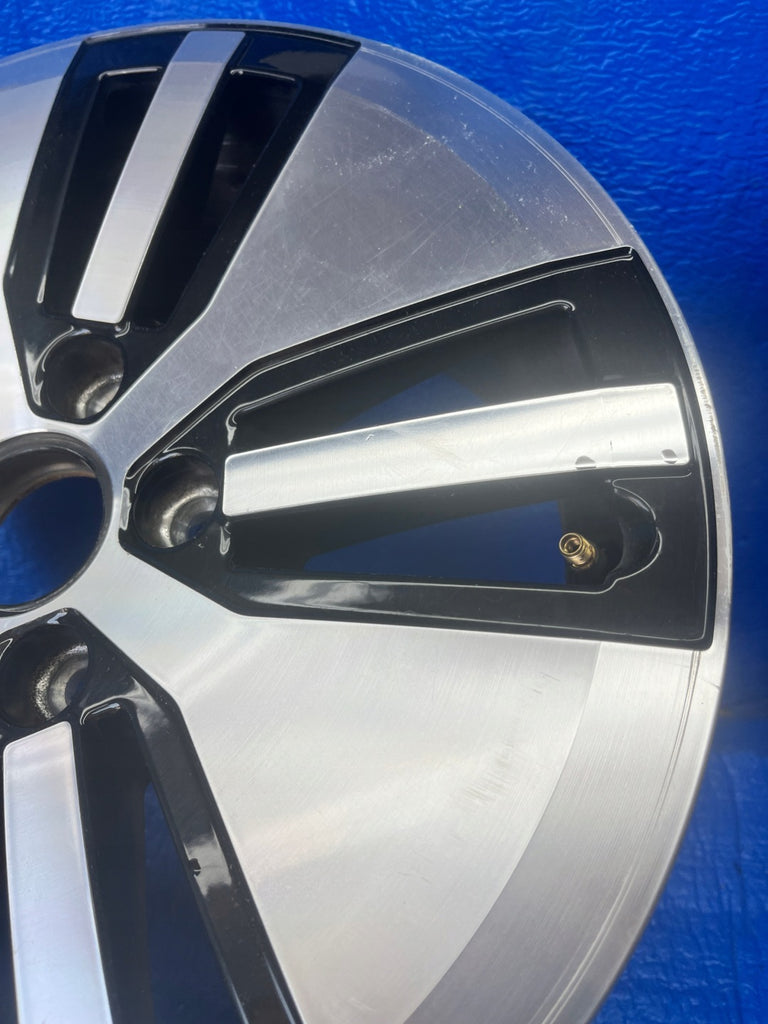 1x Alufelge 16 Zoll 6.5" 5x112 46ET Silber 5GE601025 VW Golf VII I Rim Wheel FEL1582747672af