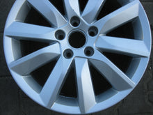 Laden Sie das Bild in den Galerie-Viewer, 1x Alufelge 17 Zoll 7.5" 5x112 47ET Glanz Silber 3AA071497 VW Passat Rim Wheel FEL4189853938fy