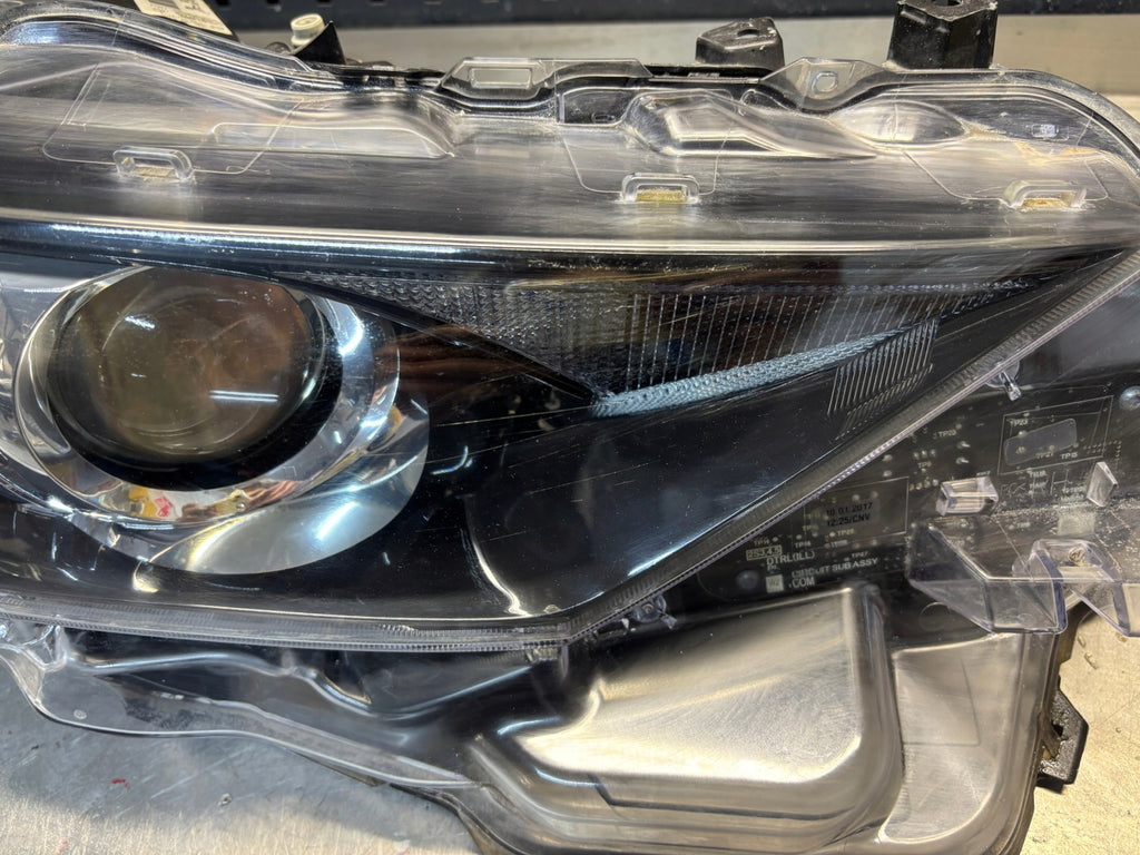 Frontscheinwerfer Toyota Auris 81110-02K30 LED Rechts Scheinwerfer Headlight SCH8802505838in