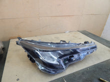 Laden Sie das Bild in den Galerie-Viewer, Frontscheinwerfer Toyota Corolla 81110-02S60 LED Rechts Scheinwerfer Headlight SCH3458209292sv