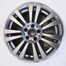 Laden Sie das Bild in den Galerie-Viewer, 1x Alufelge 17 Zoll 7.5&quot; 5x112 47ET A2044017402 Mercedes-Benz Rim Wheel