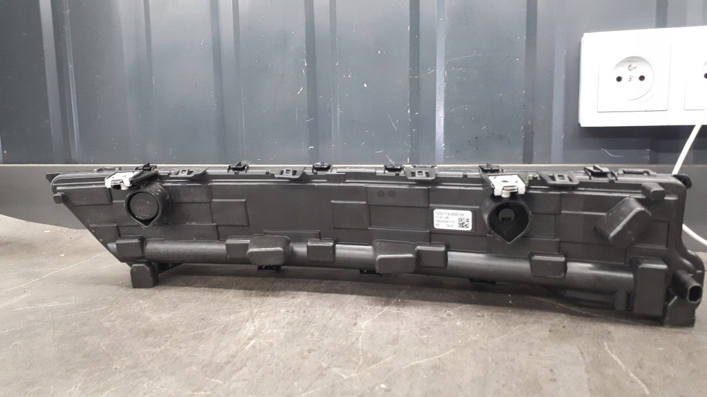 Frontscheinwerfer VW Transporter 12030201230R Vorderseite Scheinwerfer Headlight SCH3867558479th