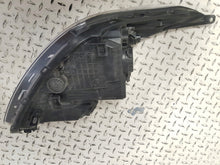 Laden Sie das Bild in den Galerie-Viewer, Frontscheinwerfer Kia Ceed 92101-A2010 92101A2010 Ein Stück (Rechts oder Links)