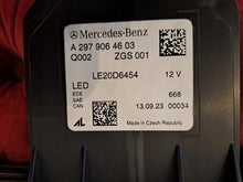 Laden Sie das Bild in den Galerie-Viewer, Frontscheinwerfer Mercedes-Benz Eqs A2979064603 LE20D6454 LED Vorderseite SCH1267011265df