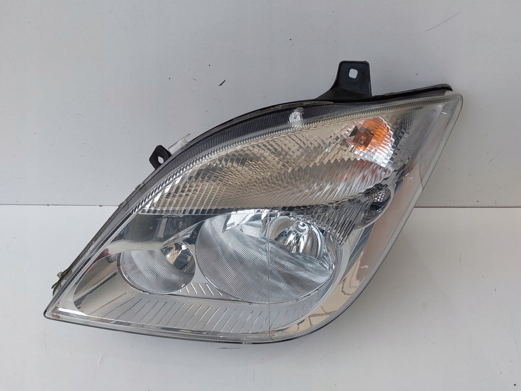 Frontscheinwerfer Mercedes-Benz Sprinter 906 9068200161 Links Headlight