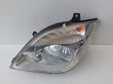 Laden Sie das Bild in den Galerie-Viewer, Frontscheinwerfer Mercedes-Benz Sprinter 906 9068200161 Links Headlight