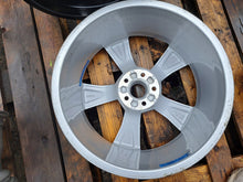 Laden Sie das Bild in den Galerie-Viewer, 1x Alufelge 19 Zoll 7.0" 5x112 34ET Glanz Silber 80A601025K Audi Q5 Rim Wheel FEL1217987894tg