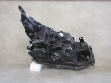 Laden Sie das Bild in den Galerie-Viewer, Frontscheinwerfer Toyota Yaris Cross Full LED Links Scheinwerfer Headlight SCH1490474716qn