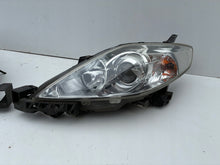 Laden Sie das Bild in den Galerie-Viewer, Frontscheinwerfer Mazda 5 I Xenon Ein Satz Scheinwerfer Headlight SCH5708621963gz