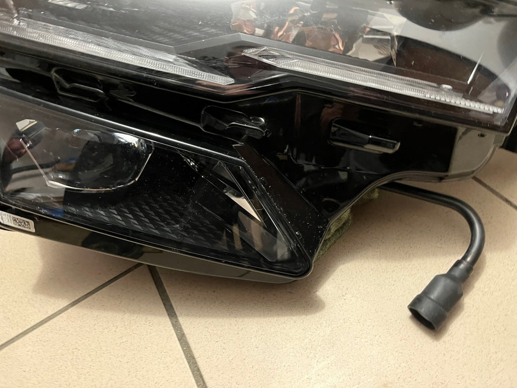 Frontscheinwerfer Skoda Karoq 57B941036 Full LED Ein Stück (Rechts oder Links) SCH6211788101cc