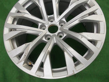 Load image into Gallery viewer, 1x Alufelge 18 Zoll 8.0" 5x112 25ET Glanz Silber 760601025H VW Touareg Rim Wheel FEL9013006823rs