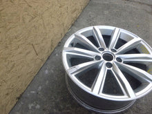 Load image into Gallery viewer, 1x Alufelge 17 Zoll 7.0&quot; 5x112 40ET 3G0801025 VW Passat B8 Rim Wheel