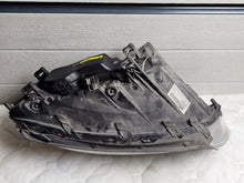 Laden Sie das Bild in den Galerie-Viewer, Frontscheinwerfer Volvo V70 S80 31214348 Xenon Rechts Scheinwerfer Headlight SCH5576136117ve