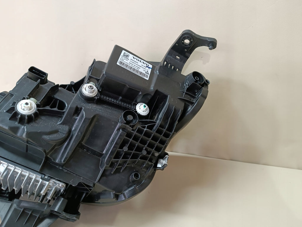 Frontscheinwerfer Volvo 80000628 Rechts Scheinwerfer Headlight SCH6598144773zn