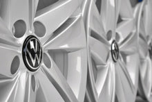 Laden Sie das Bild in den Galerie-Viewer, 4x Alufelge 16 Zoll 7.0" 5x112 48ET Glanz Silber 5H0601025 VW Golf Rim Wheel FEL2988622665qi