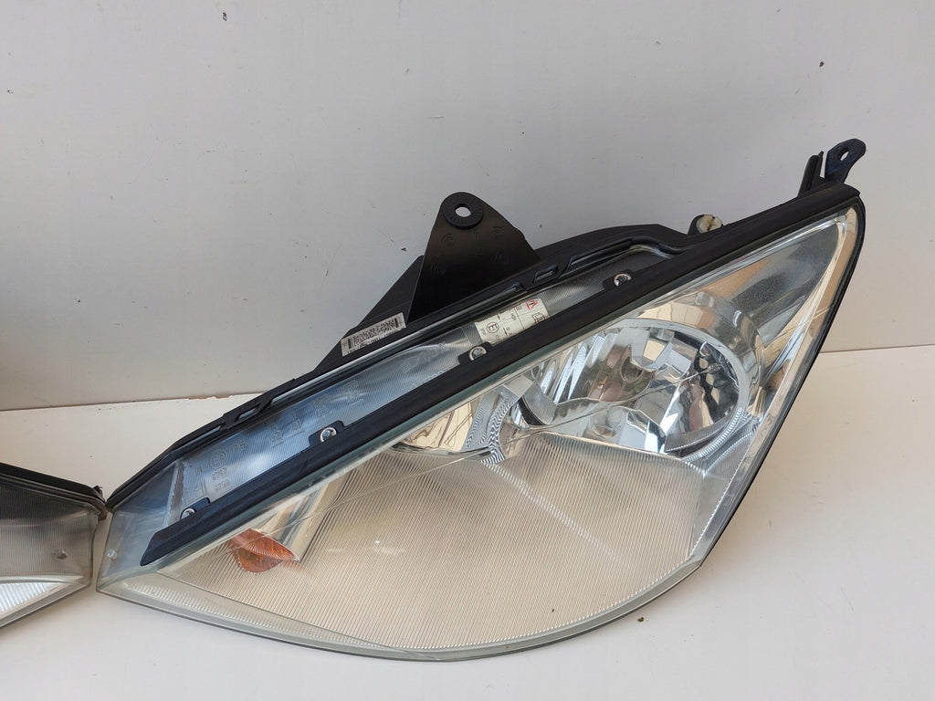 Frontscheinwerfer Ford Focus 2M51-13W030-BF 2M51-13W029-BF Ein Satz Headlight