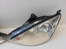 Load image into Gallery viewer, Frontscheinwerfer Ford Focus 2M51-13W030-BF 2M51-13W029-BF Ein Satz Headlight