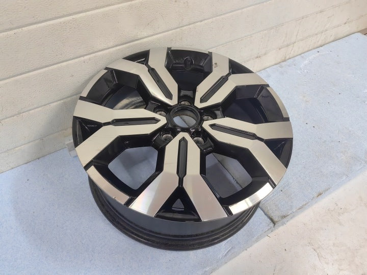1x Alufelge 17 Zoll 6.5" 5x114.3 50ET Glanz 403005180R Dacia Rim Wheel FEL3861797408ag