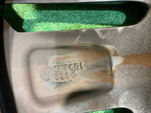 Load image into Gallery viewer, 1x Alufelge 17 Zoll 6.5" 5x112 49ET 2K7601025C VW Caddy Rim Wheel FEL9607622489fw