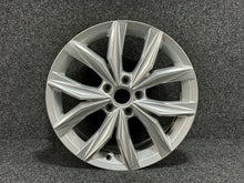 Load image into Gallery viewer, 1x Alufelge 18 Zoll 7.0" 5x112 43ET Glanz Silber 5NN601025N VW Golf VII Tiguan FEL2353476790oe