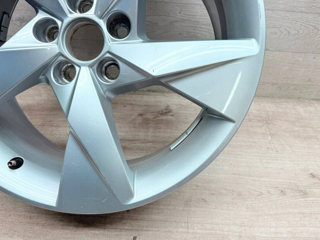 1x Alufelge 17 Zoll 5x100 657601025C Skoda Scala Rim Wheel FEL7403780697lm