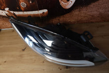 Laden Sie das Bild in den Galerie-Viewer, Frontscheinwerfer Renault Megane III 260105997R Rechts Scheinwerfer Headlight SCH1551425996lb