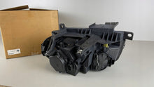 Load image into Gallery viewer, Frontscheinwerfer BMW X3 E83 3418384 Bi-Xenon Ein Stück (Rechts oder Links) SCH8962321436rj