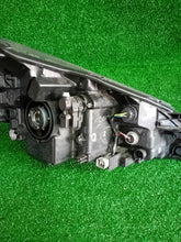 Load image into Gallery viewer, Frontscheinwerfer Toyota Yaris LED Links Scheinwerfer Headlight SCH5359523193nx