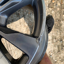 Laden Sie das Bild in den Galerie-Viewer, 1x Alufelge 18 Zoll 8.5" 5x112 A2054012902 Mercedes-Benz Rim Wheel FEL2058821419rz