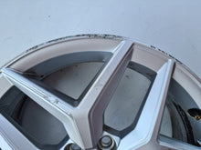 Laden Sie das Bild in den Galerie-Viewer, 1x Alufelge 17 Zoll 7.0&quot; 5x100 51ET Silber 6F0601025C Seat Rim Wheel
