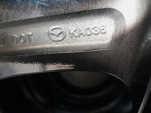 Laden Sie das Bild in den Galerie-Viewer, 1x Alufelge 17 Zoll 6.5" 5x114.3 52 5ET Glanz Silber 9965296570 Mazda Rim Wheel FEL7004766754ue