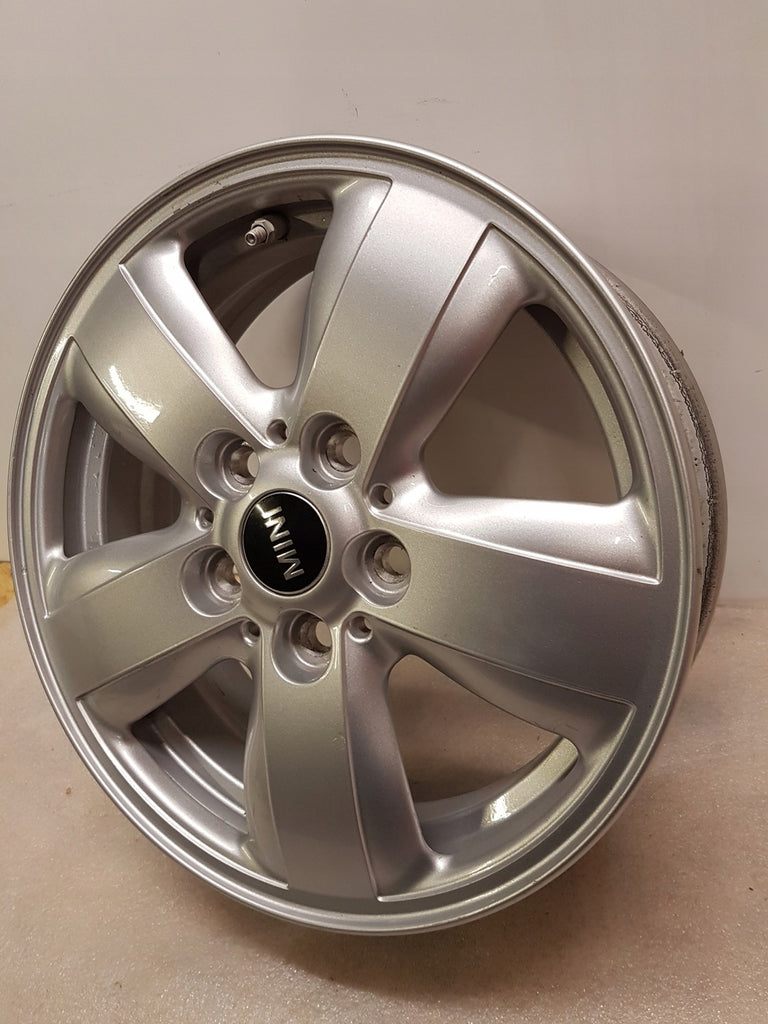 1x Alufelge 15 Zoll 5.5" 5x112 46ET Glanz Silber 6855101 Mini F57 F56 F55
