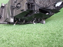 Laden Sie das Bild in den Galerie-Viewer, Frontscheinwerfer BMW 5 F11 F10 7203246-17 1EL01013122 A8720324617 Xenon Rechts SCH1448141272rv