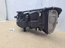 Laden Sie das Bild in den Galerie-Viewer, Frontscheinwerfer Dacia Sandero III Logan Jogger 260101940R Full LED Rechts