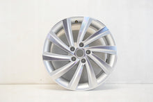 Laden Sie das Bild in den Galerie-Viewer, 1x Alufelge 18 Zoll 7.5&quot; 5x112 48ET Glanz Silber 5E3601025 Skoda Octavia 5e3 Iv