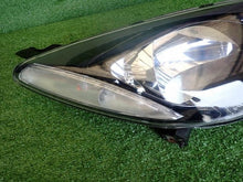 Load image into Gallery viewer, Frontscheinwerfer Mazda 2 D651-51030 Rechts Scheinwerfer Headlight