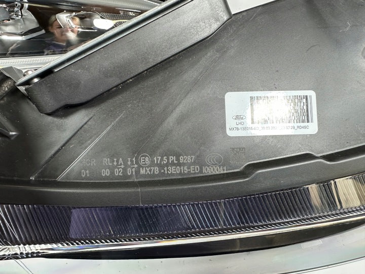 Frontscheinwerfer Ford Focus MX7B-13E015-ED MX7B-13E014-ED Ein Satz Headlight SCH8685625044ob