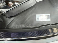 Load image into Gallery viewer, Frontscheinwerfer Ford Focus MX7B-13E015-ED MX7B-13E014-ED Ein Satz Headlight SCH8685625044ob